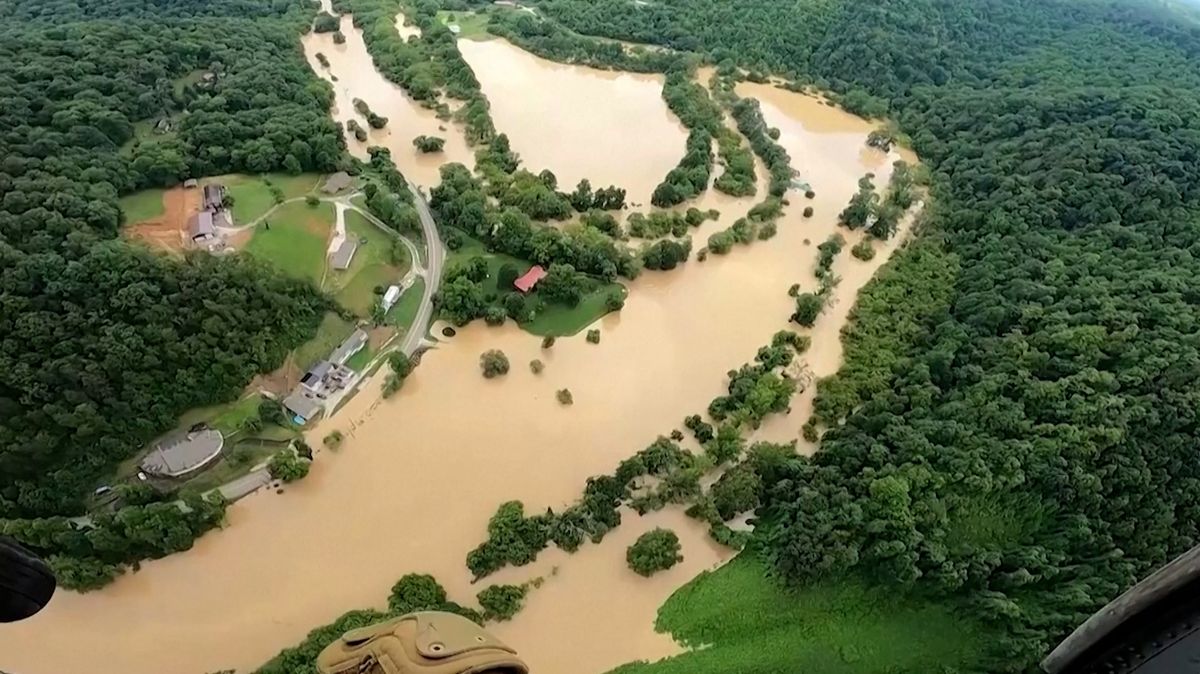 Tragické záplavy v Kentucky: 37 mrtvých, stovky pohřešovaných, zničené mosty i vesnice